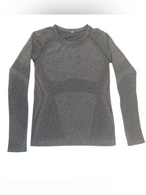 Athleta Momentum Shirt Small Long Sleeve Running Top Gray Seamless Thumbhole Gym